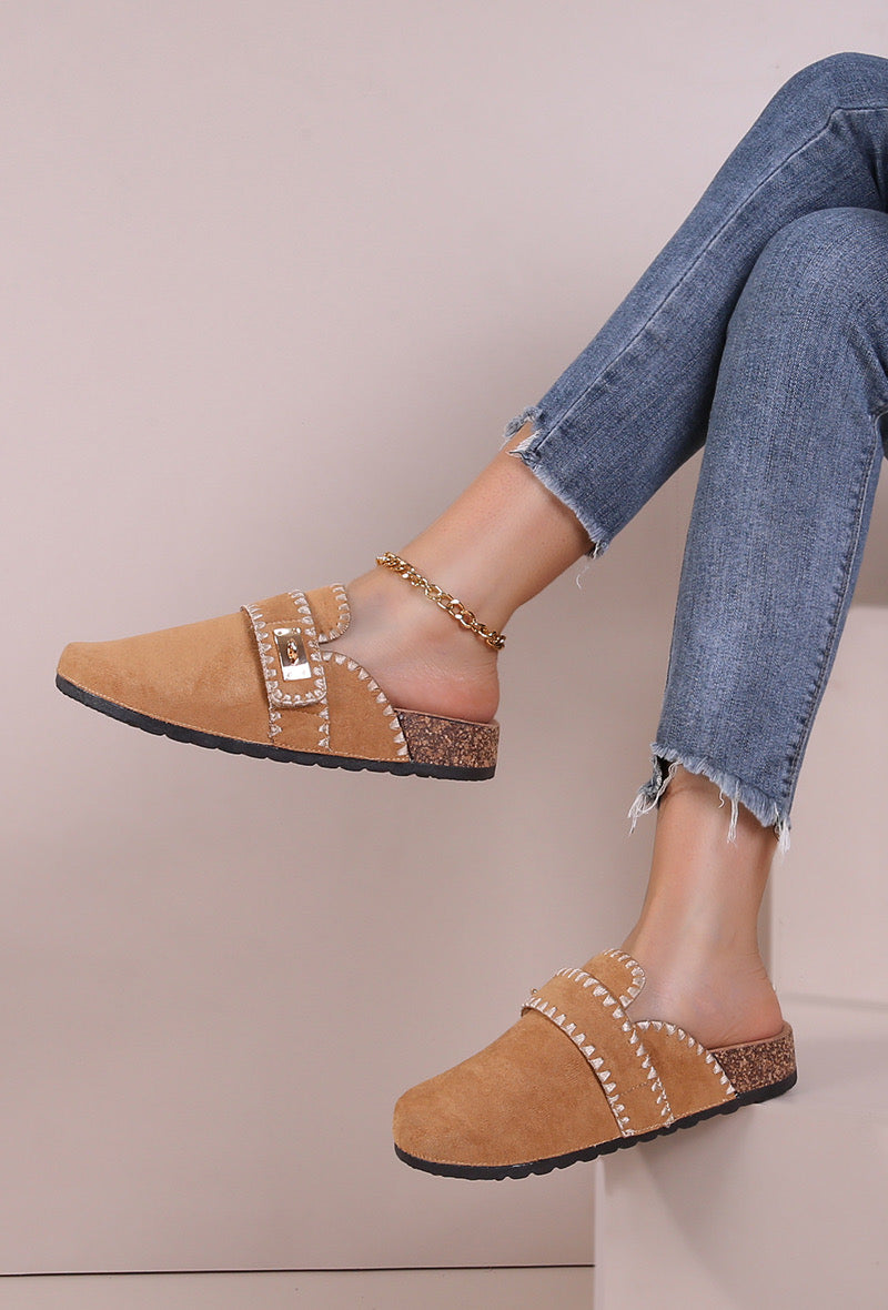 Mules à boucle