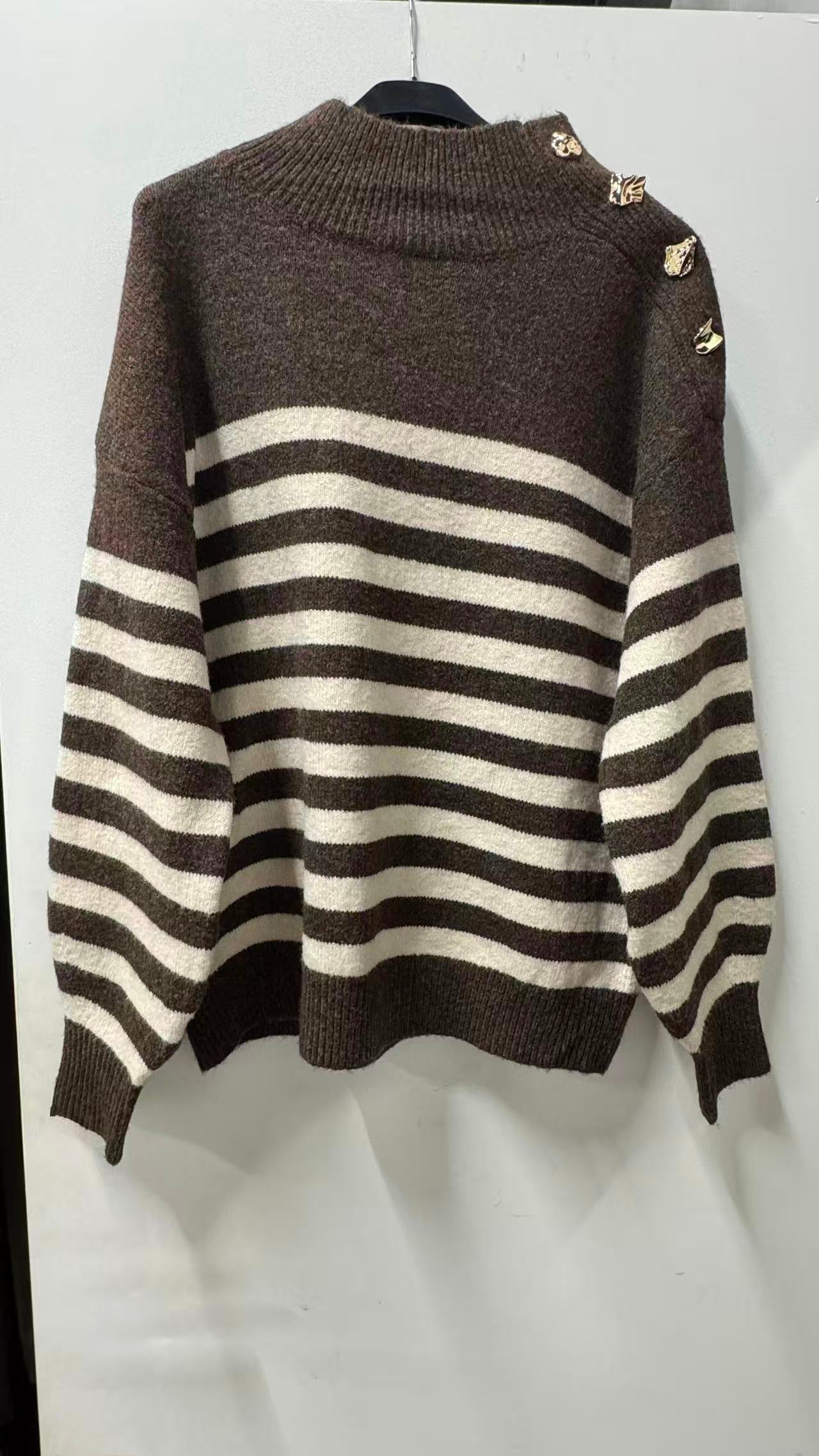 [EXCLU LIVE] Pull rayé avec bouton