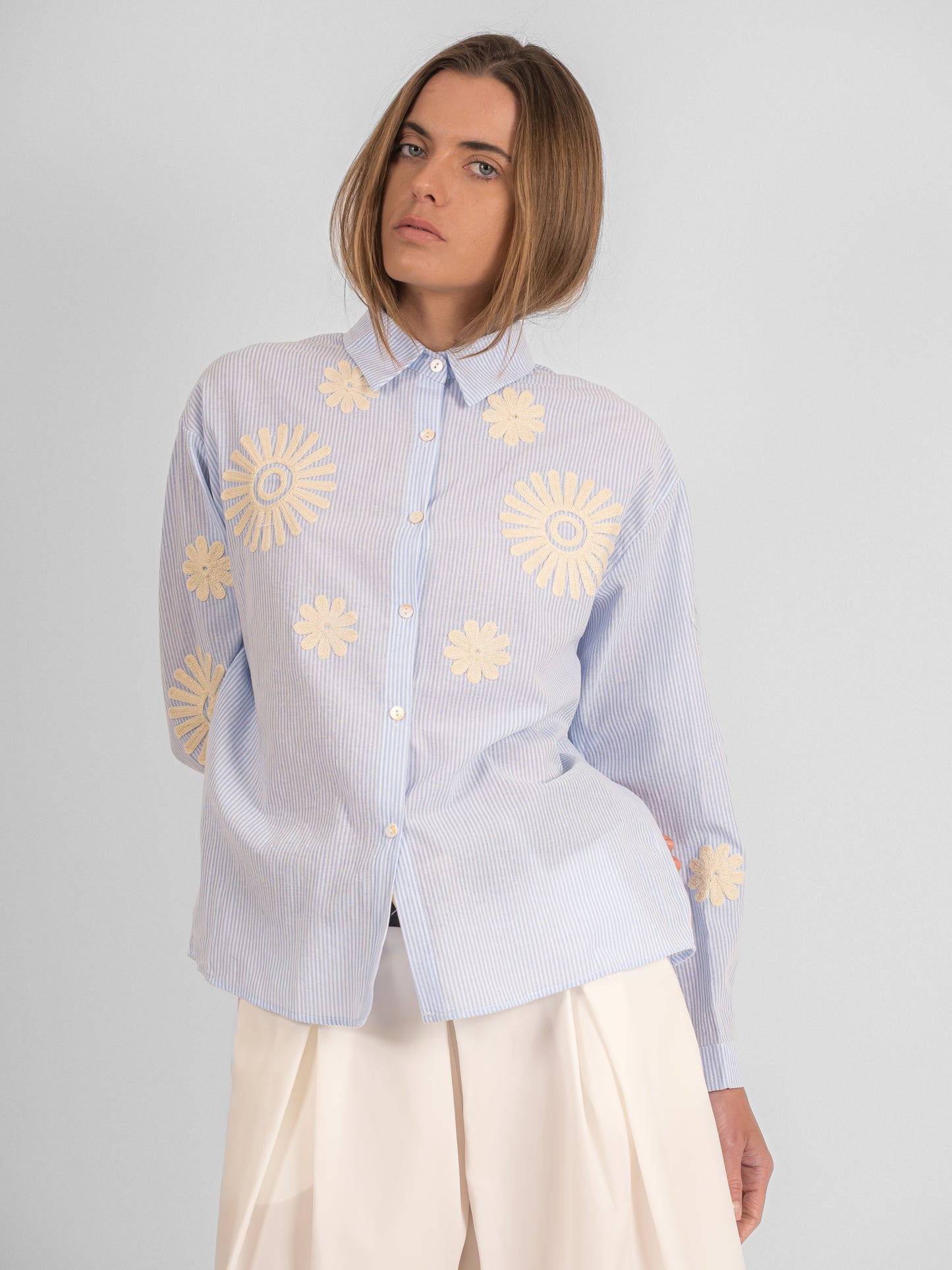 Chemise rayée à broderies fleuris - P3 PA
