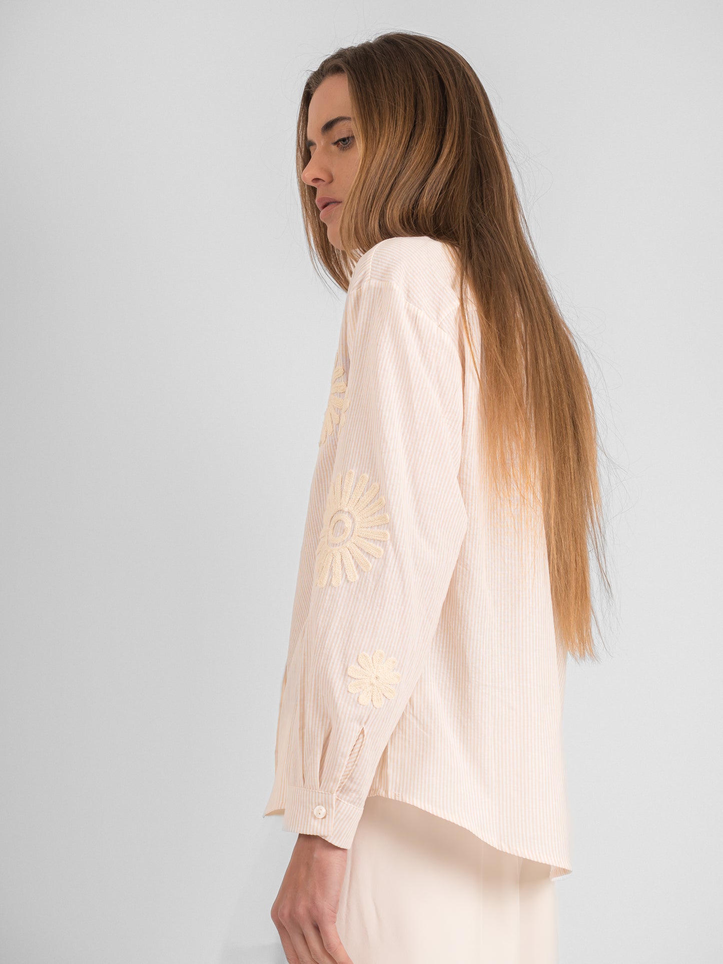 Chemise rayée à broderies fleuris - P3 PA