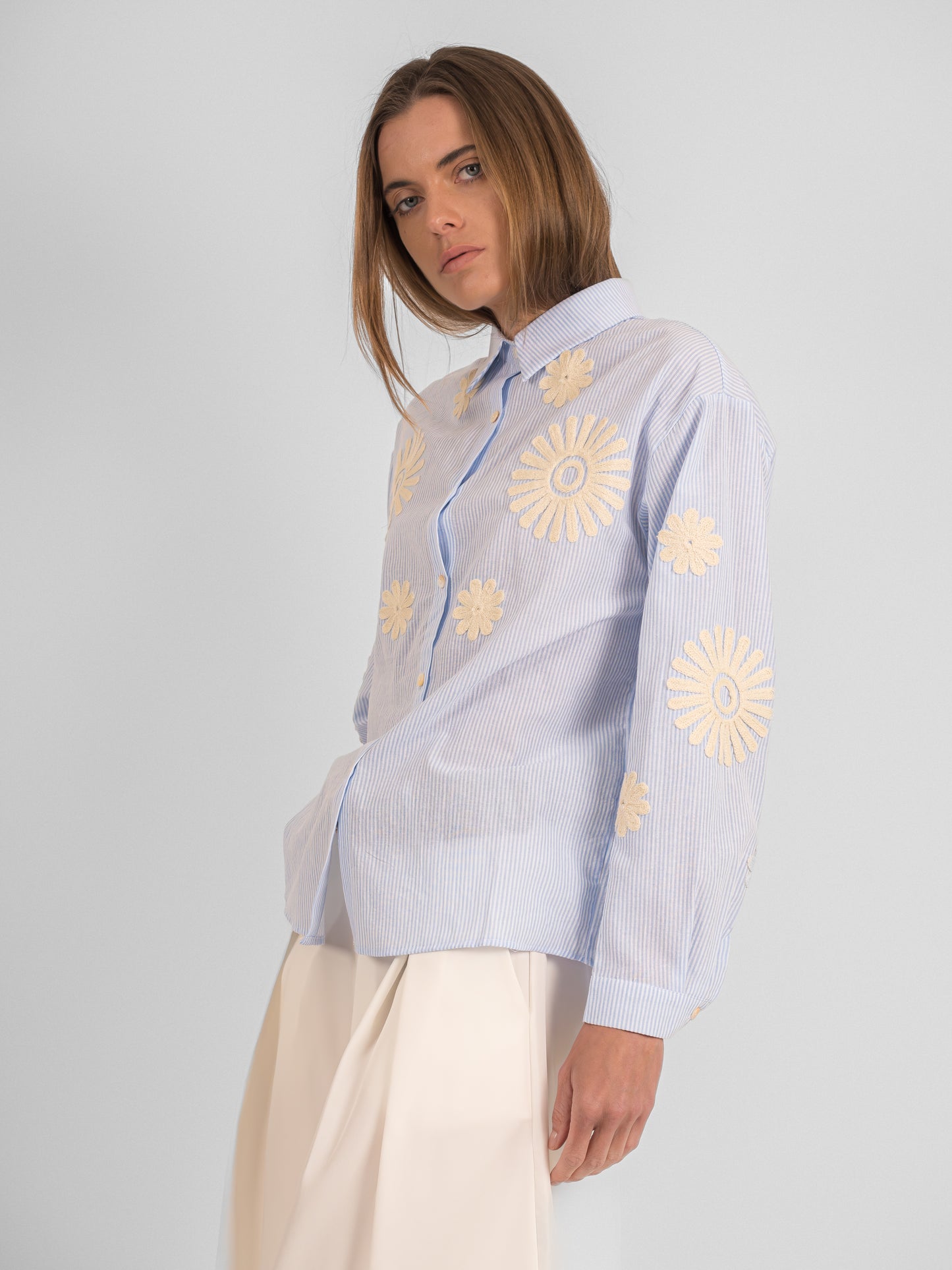 Chemise rayée à broderies fleuris - P3 PA
